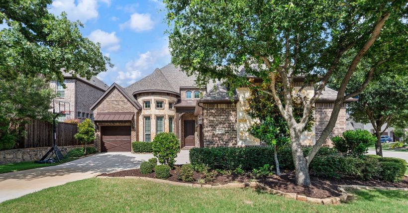 1204 Huron, Grapevine TX | 4BR Luxury Home in Lake Pointe